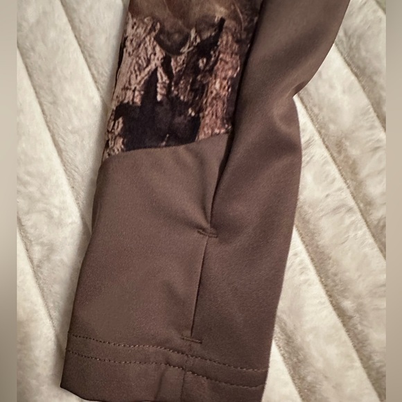 Mossy Oak Women's Camouflage Top - Brown and Pink Accents - Picture 3 of 4